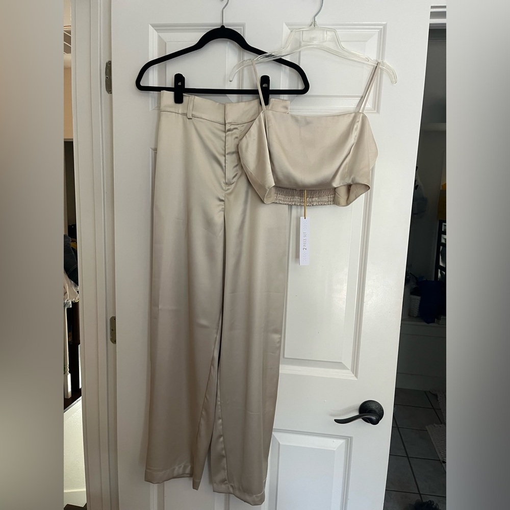 House of Harlow 2 piece set! Size M - Picture 5 of 5